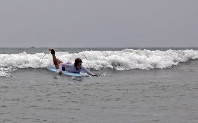 Шри-Ланка. Серфинг. - Alien J 2004-th, surfer from dark galaxy